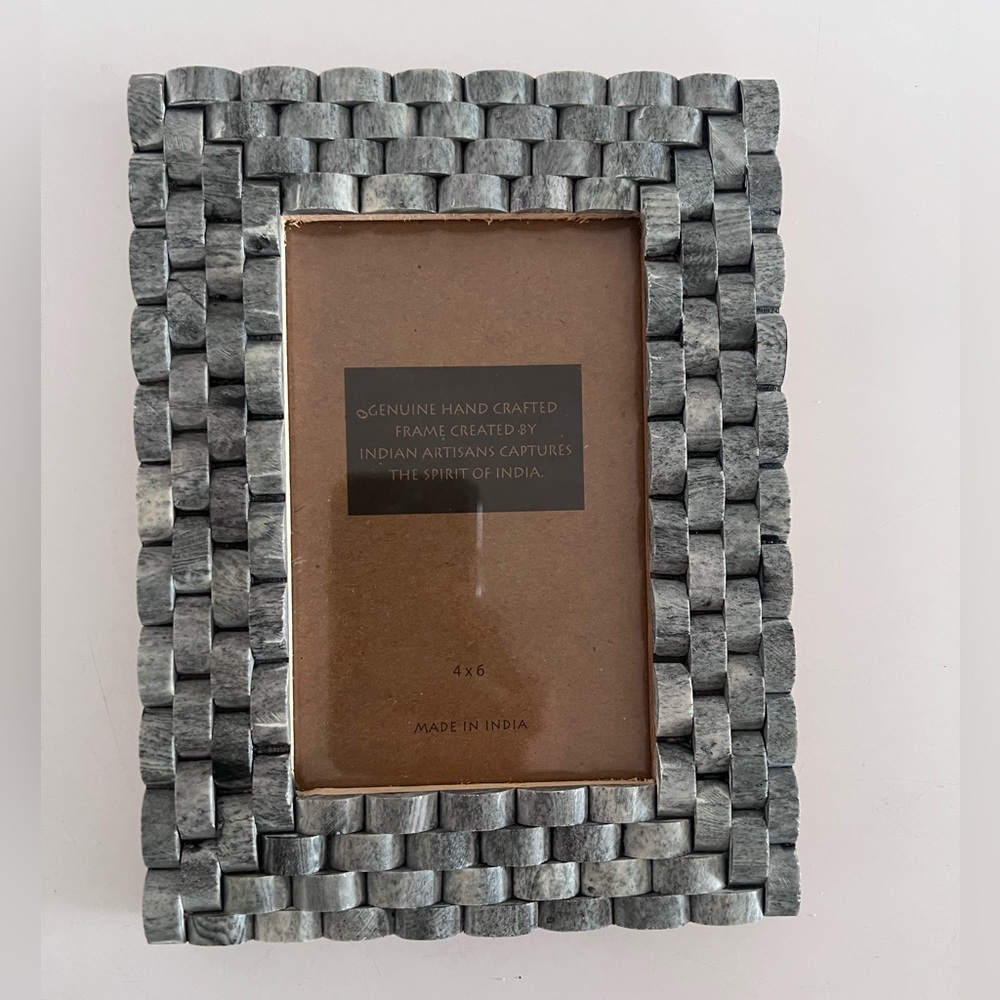 Pair of Hand Crafted 4x6 Picture Frames